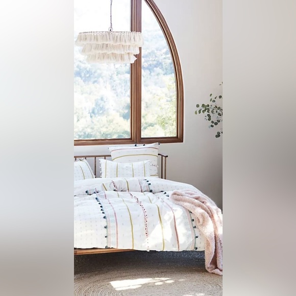 Tasseled Araya Duvet- Full Size -Anthropologie ✨LIKE NEW✨ - Picture 2 of 6